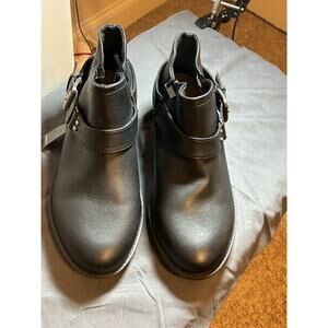 Torrid Black Ankle Boots Women’s Size 9.5 Wide (9.5W) Buckle Zip Booties